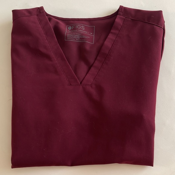 Figs burgandy v neck scrub top - Picture 4 of 4